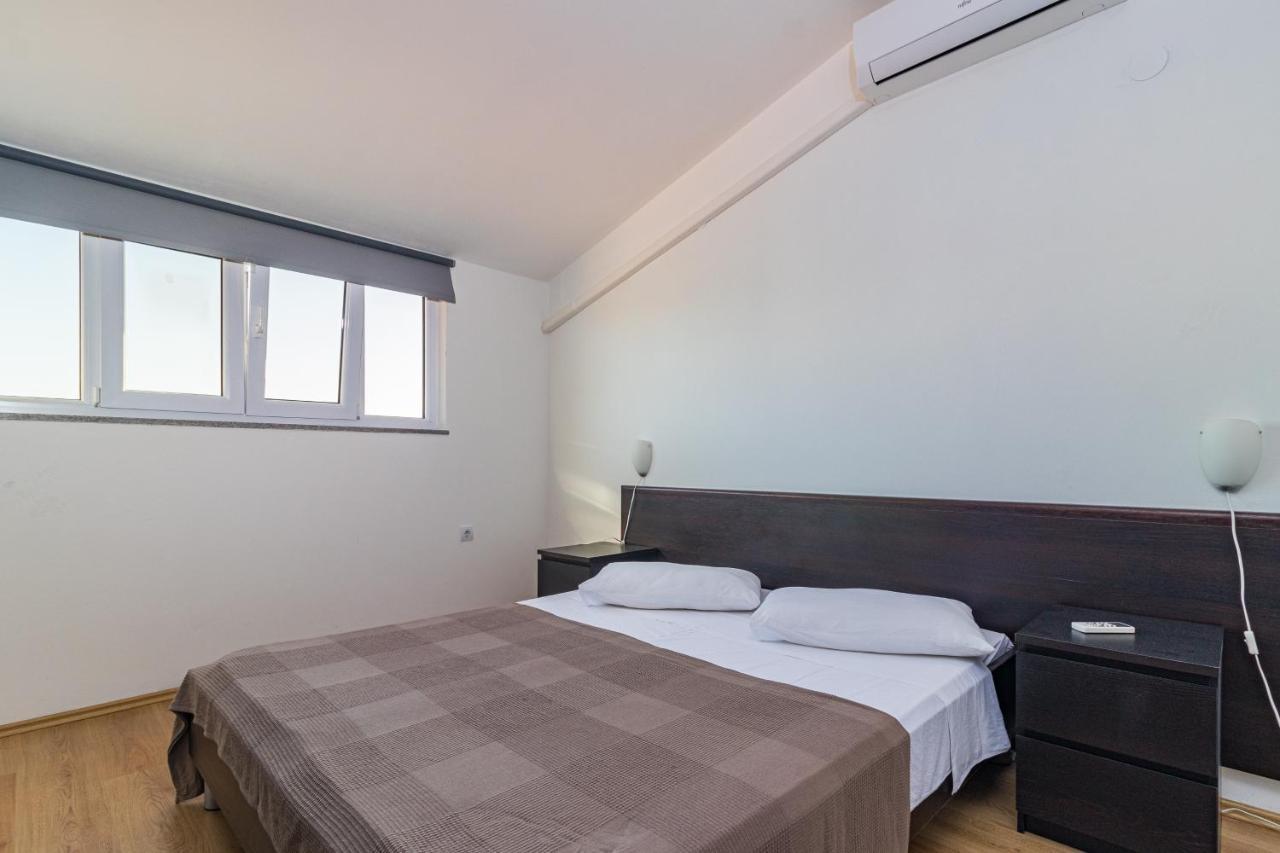 Apartments And Rooms Alenka 반졸레 외부 사진