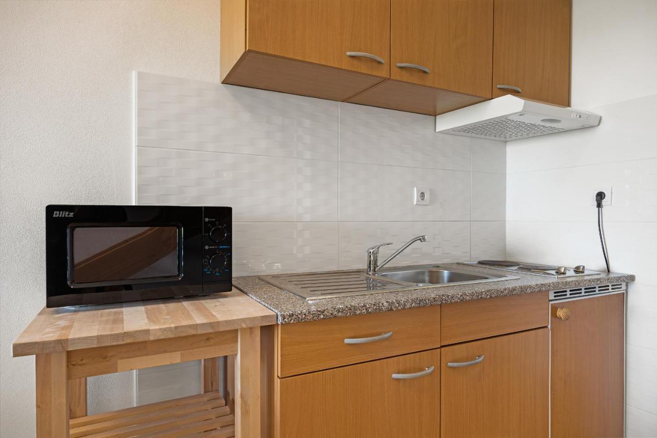 Apartments And Rooms Alenka 반졸레 외부 사진